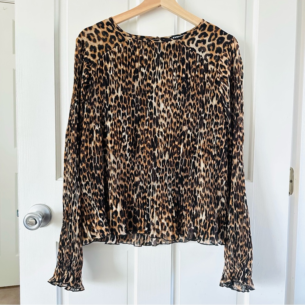 EXPRESS Leopard Pleated Georgette Blouse Animal Print Lined Size M